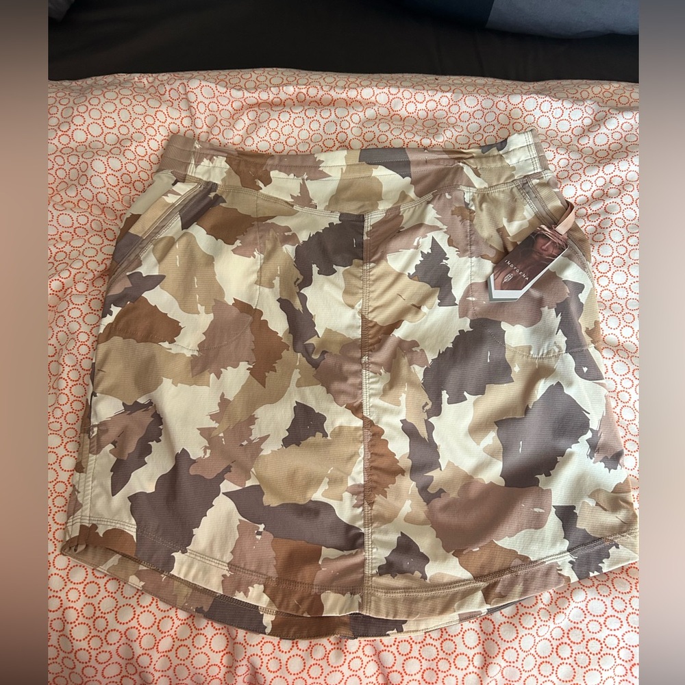NWT Indygena Kelione IIl Ladies Skort L